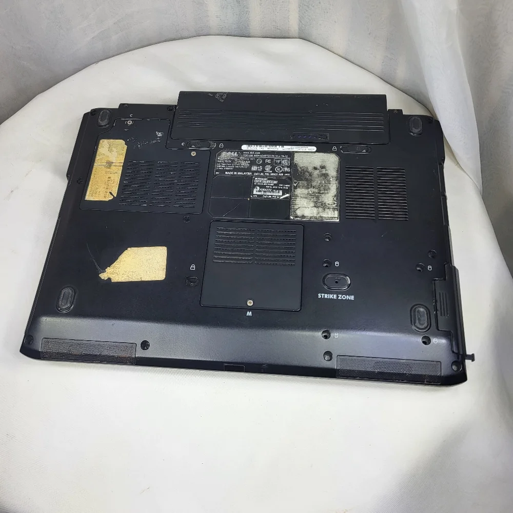 Parts Only or Repair Dell Inspiron 1521 Laptop Gloss White